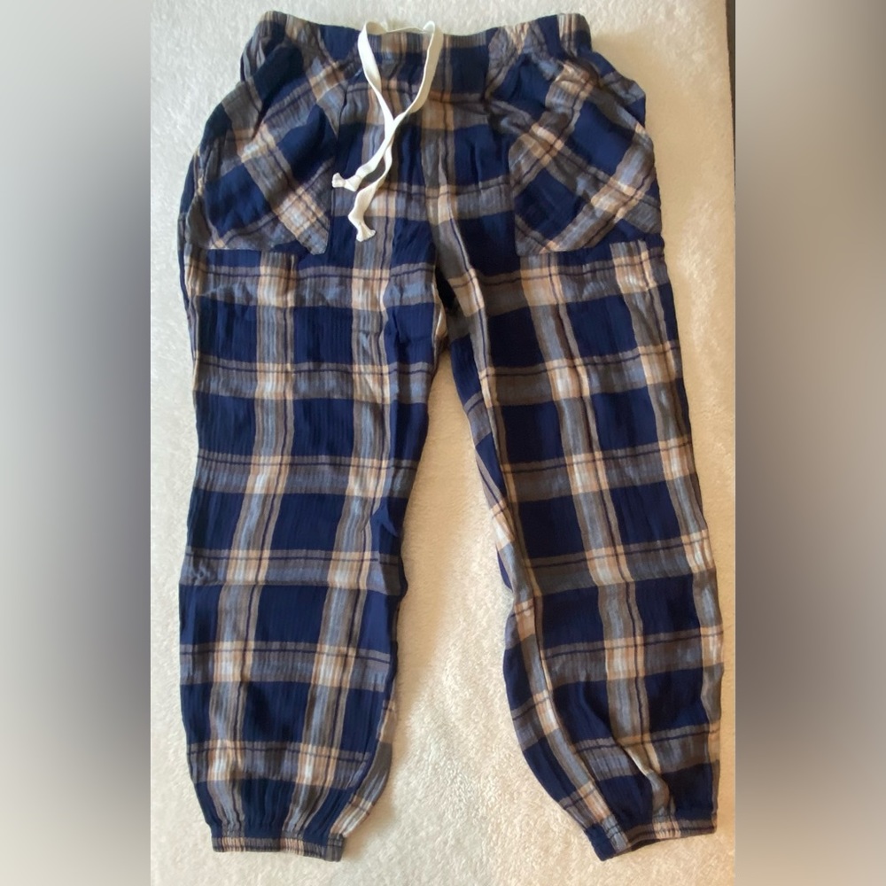 NWT Aerie Medium Short Plaid Pants with Pockets